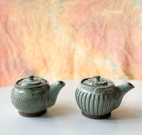 Nakadera kiln - "Daruma" Tea Pot