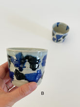 Load image into Gallery viewer, Unknow artisan from Kumamoto -  Blue cup
