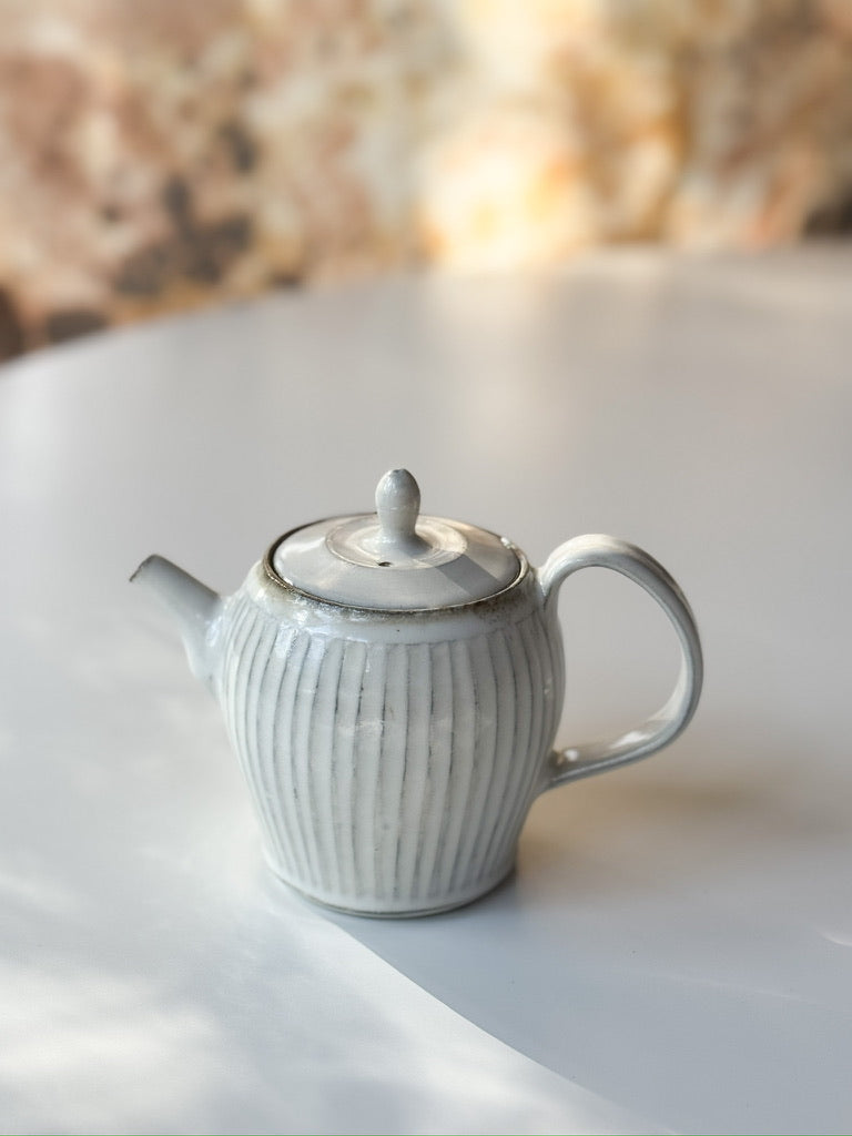 Yamanokuchi Kiln- "Moon light" Tea Pot