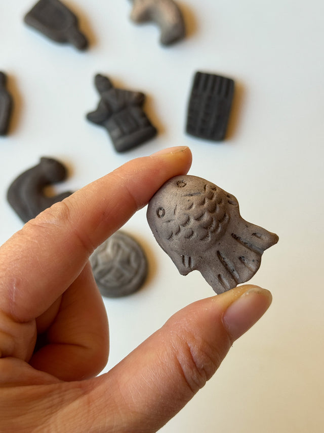 Clay doll - "Menko" Clay Chopsticks Rest
