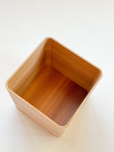 Load image into Gallery viewer, Shibatataku Shouten - Cedar bread box
