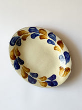 Load image into Gallery viewer, Yachimun Okinawan Pottery -  Oval plate, Petals

