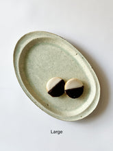 Load image into Gallery viewer, Moriyama Kiln - Tane Platter, Light
