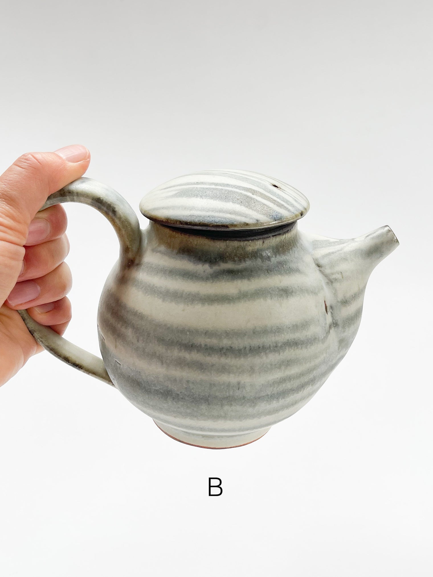 Issaki kiln - Tea Pot stripes