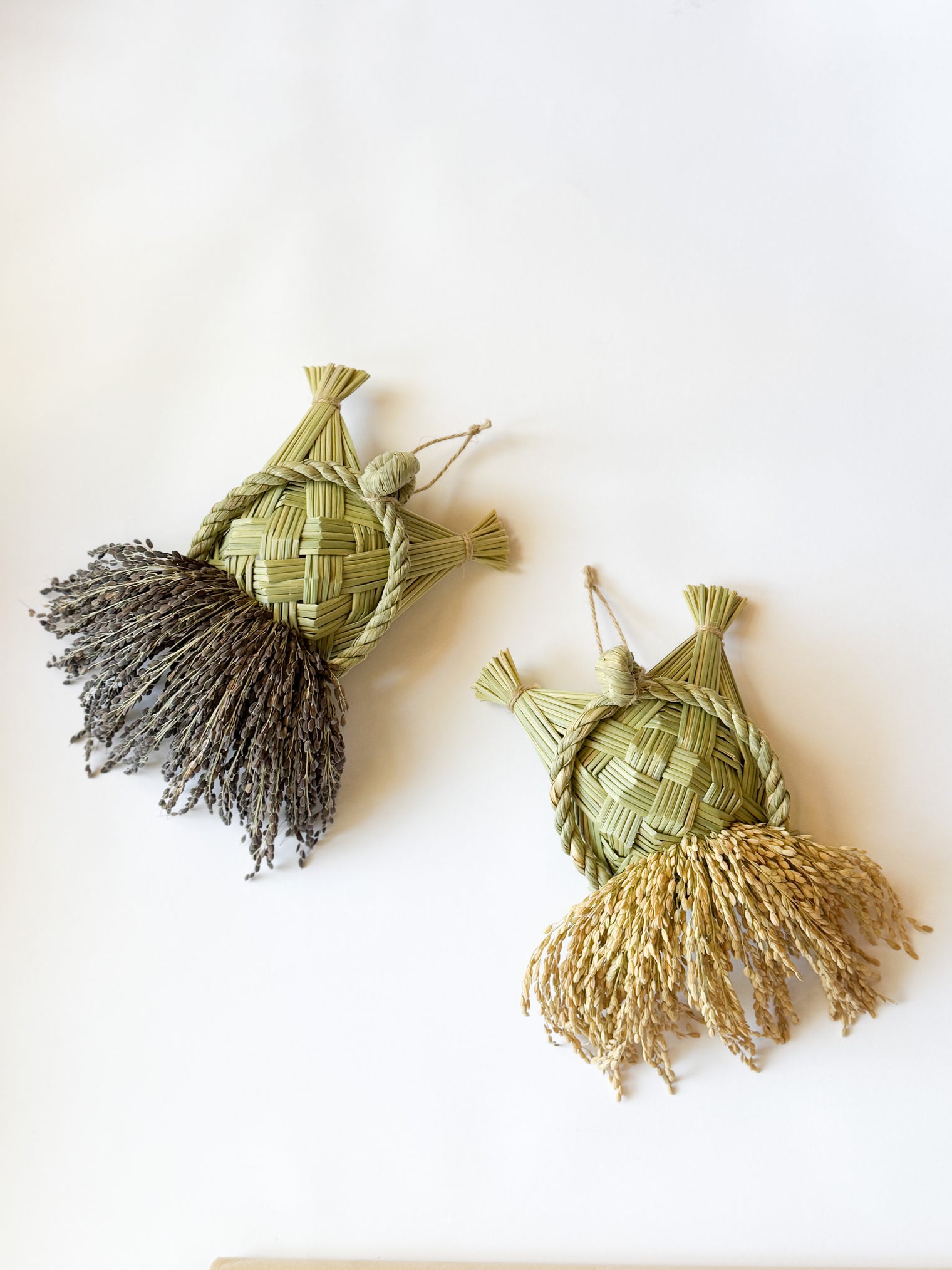 Takubo Straw Decoration - Iwai Kame (tortoise)