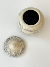 Load image into Gallery viewer, Onta Kiln -  &quot;Futamono&quot; Jar

