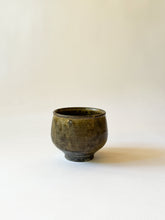 Load image into Gallery viewer, Moriyama Kiln - &quot;Teno&quot; Yunomi Tea Cup, Khaki
