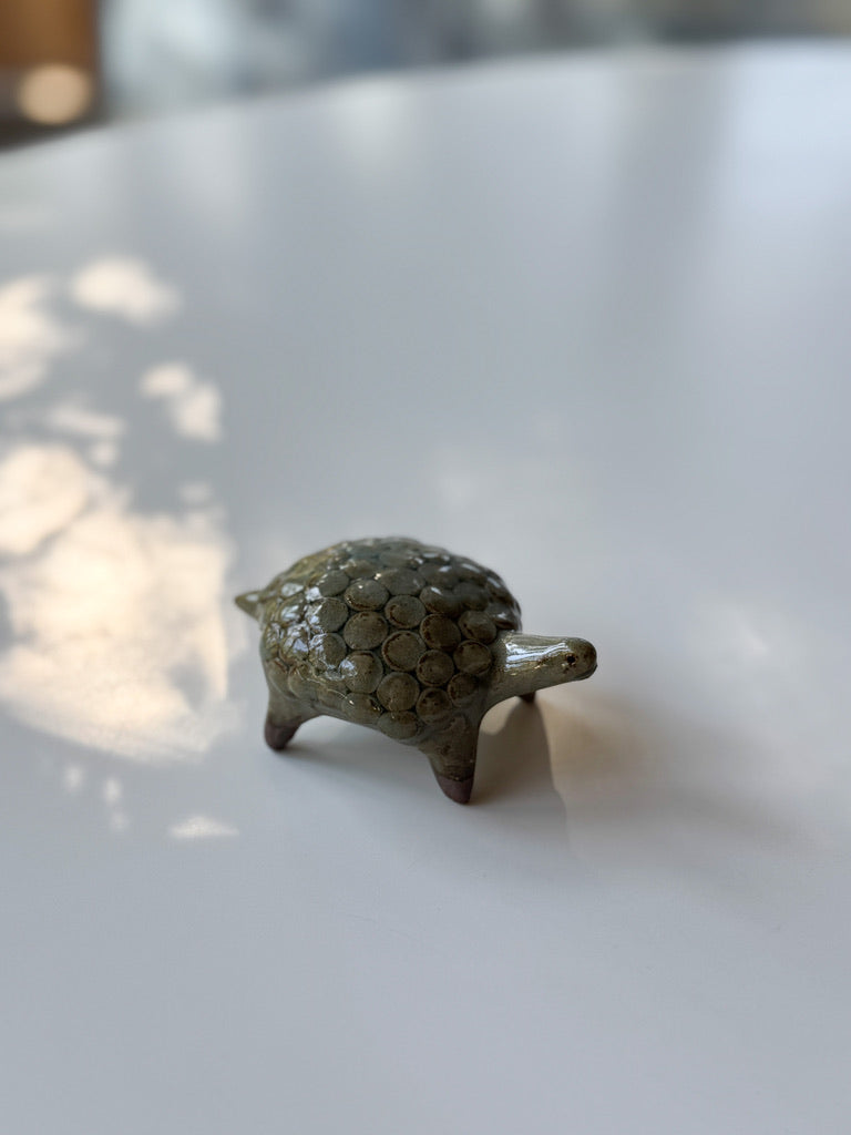 Nakadera kiln - Tortoise Ceramic Figurine
