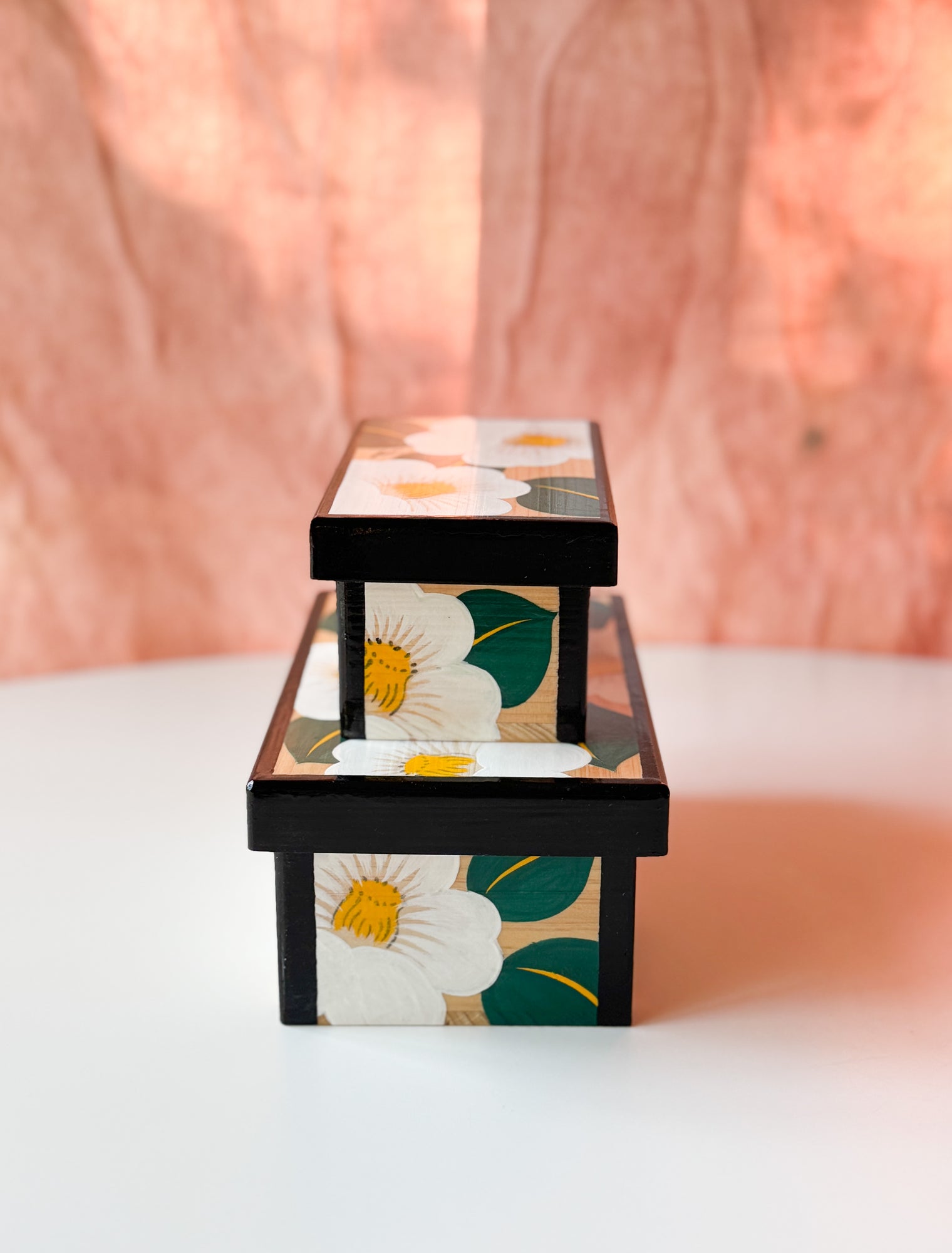 Sumioka Folk Toy Factory - "Hanatebako" Camellia Box, White