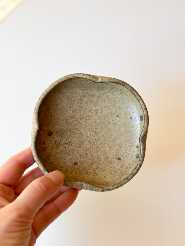 Moriyama Kiln - "Hana" flower mini plate
