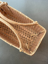 Load image into Gallery viewer, Yasuo Fukusaki - Bamboo basket, Brown
