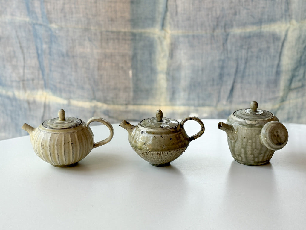 Yamanokuchi Kiln-  Smally Tea Pot, Haiyu Mat