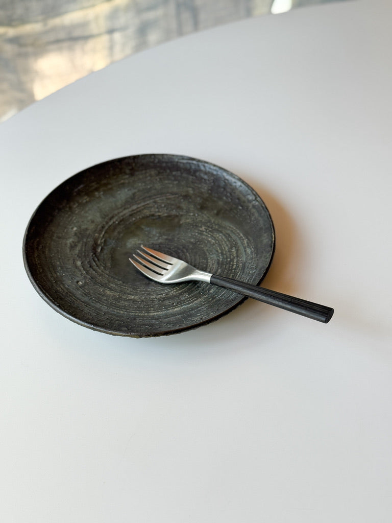Issaki kiln -  "Naderu" Plate
