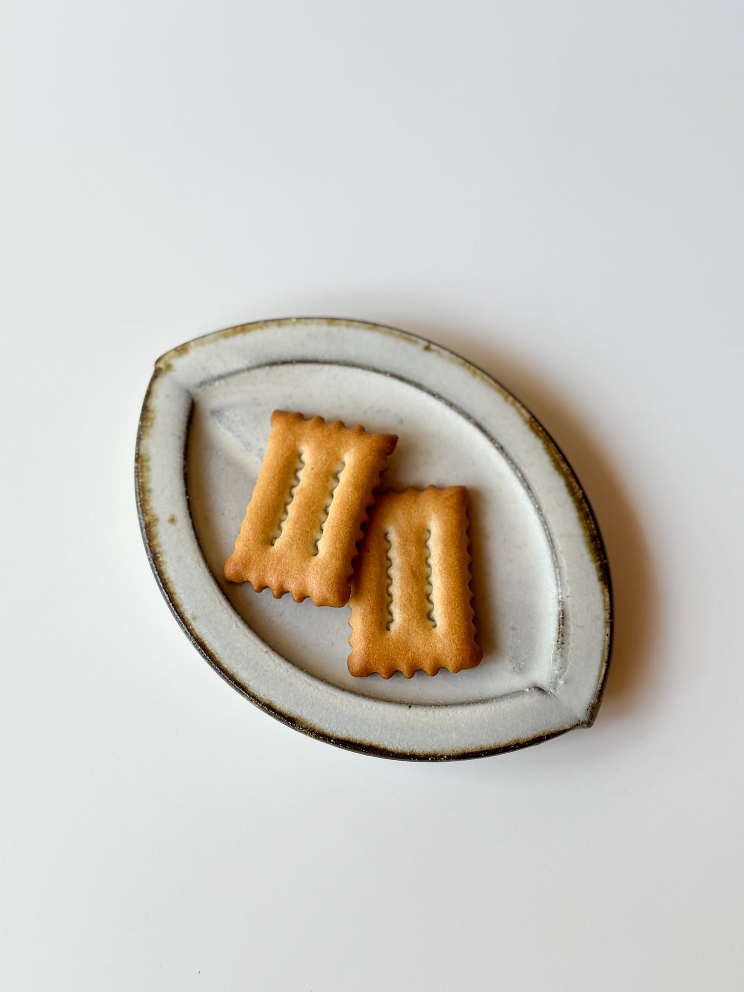 Issaki kiln - Small Leaf Plate
