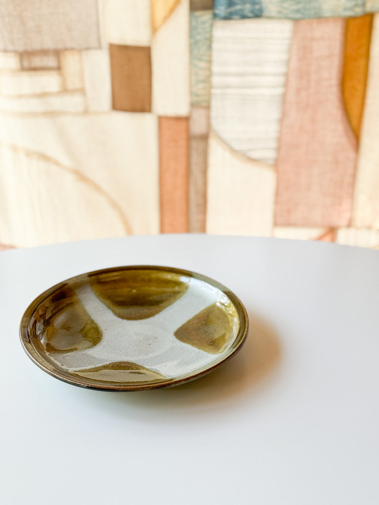 Kajiya Kiln - Plate, Makugake, Amber