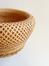 Load image into Gallery viewer, Yasuo Fukusaki - Bamboo basket, Deep
