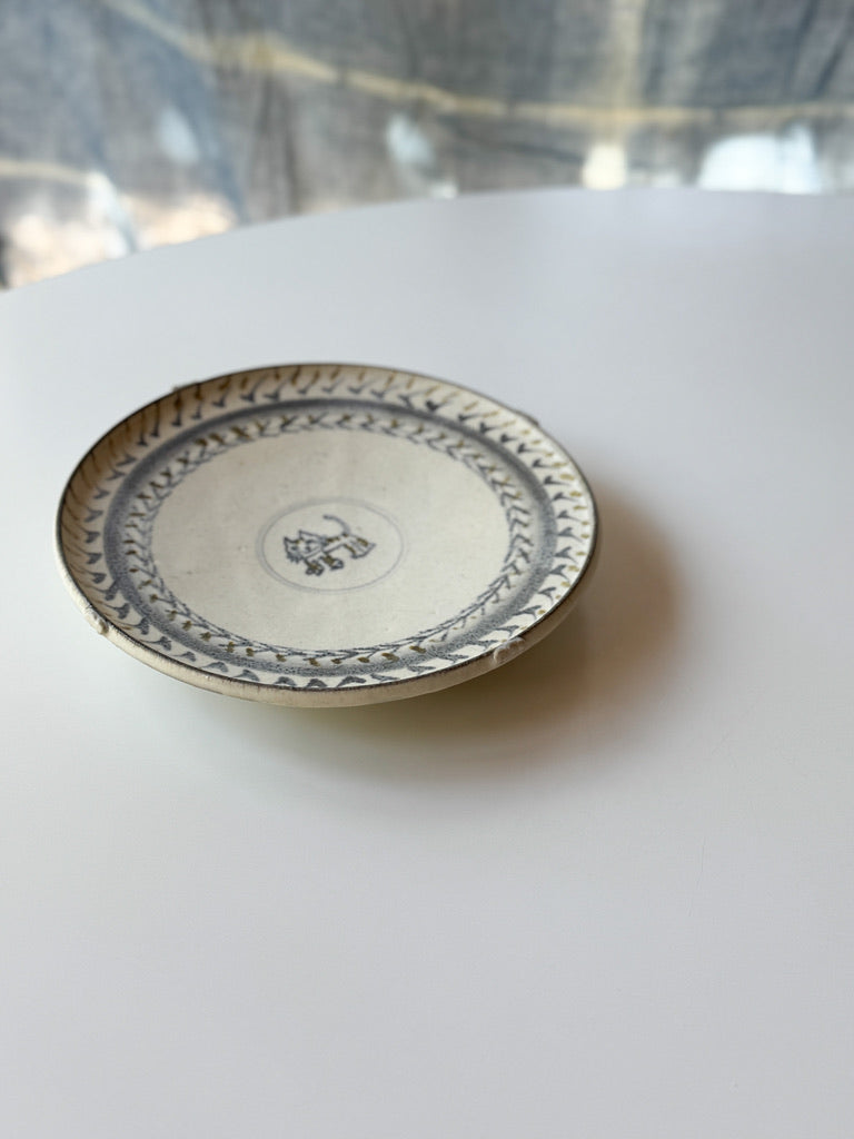 Issaki kiln -  Straw White Ash Glaze Plate, CAT!