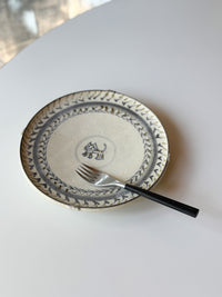 Issaki kiln -  Straw White Ash Glaze Plate, CAT!