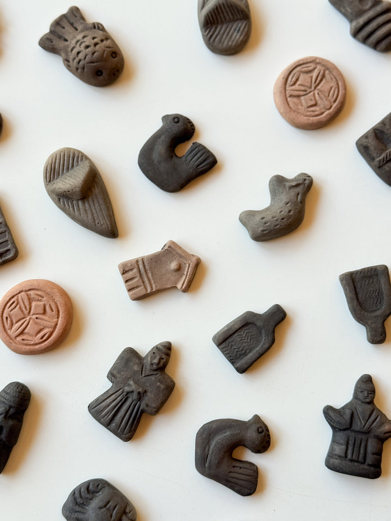 Clay doll - "Menko" Clay Chopsticks Rest