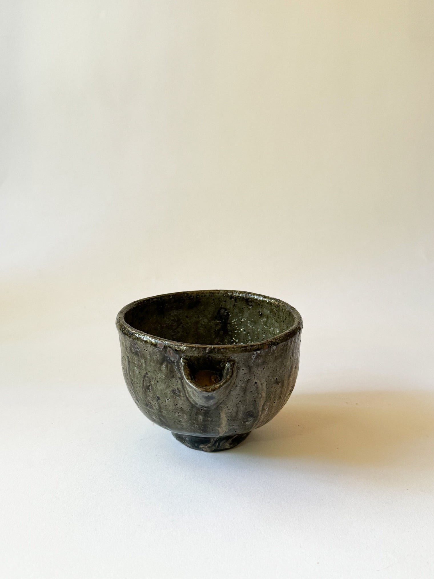 Moriyama Kiln -  "Teno" katakuchi bowl, Dark