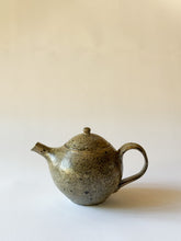 Load image into Gallery viewer, Moriyama Kiln -  Round Tea Pot
