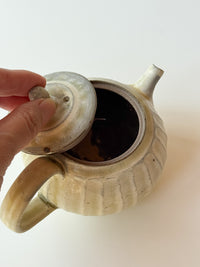 Yamanokuchi Kiln-  Smally Tea Pot, Haiyu Mat