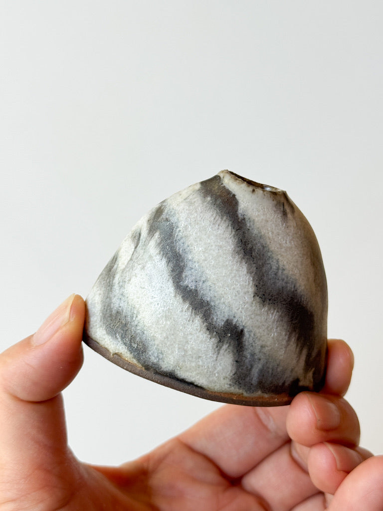 Issaki kiln - Mini bud vase, Stripe