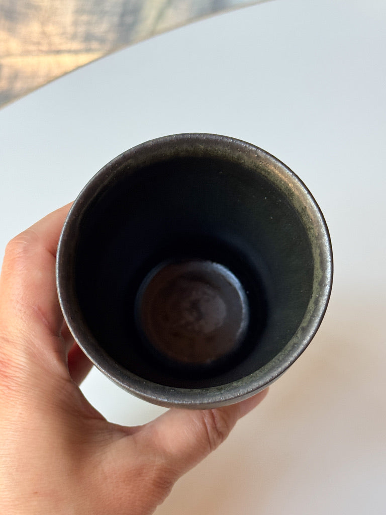 Issaki kiln -  Tumbler with Dark Glaze