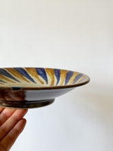 Load image into Gallery viewer, Yachimun Okinawa Pottery -  Shallow bowl, Petals

