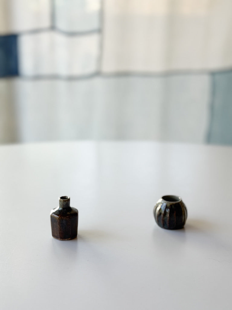 Chihiro Kiln - Tiny Vase, Brown