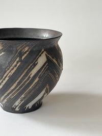 Issaki kiln -  "Monyo" Flower vase , Wide