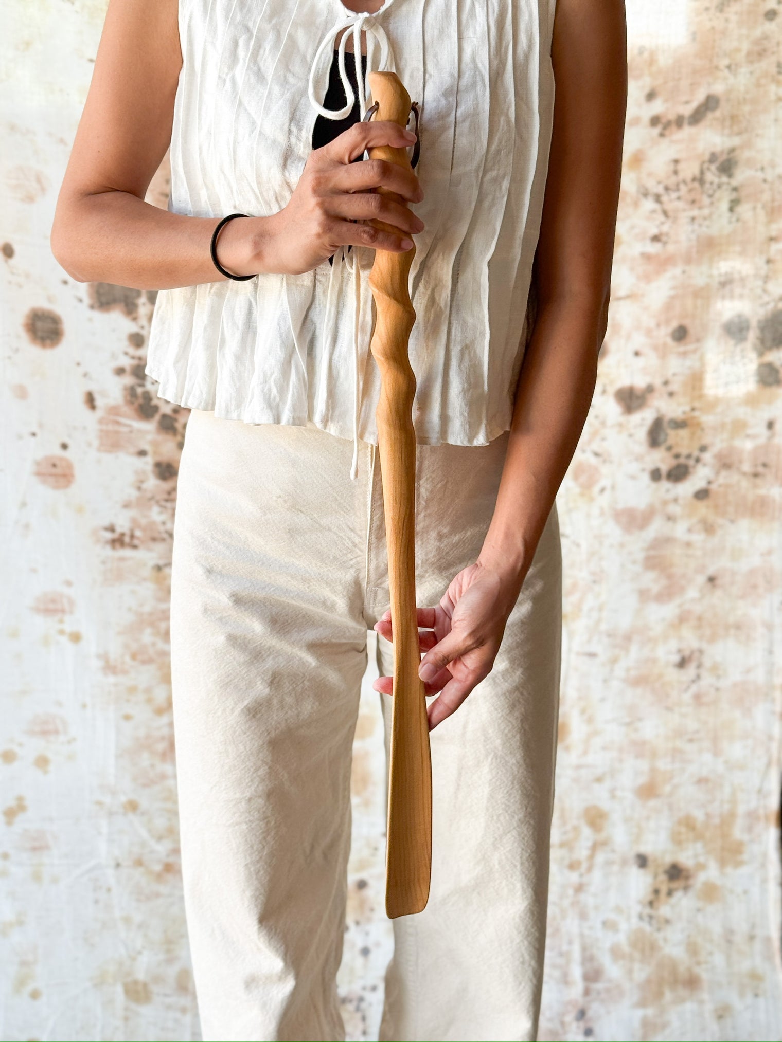 Emura Woodworking Studio - Twisted Wooden Shoehorn