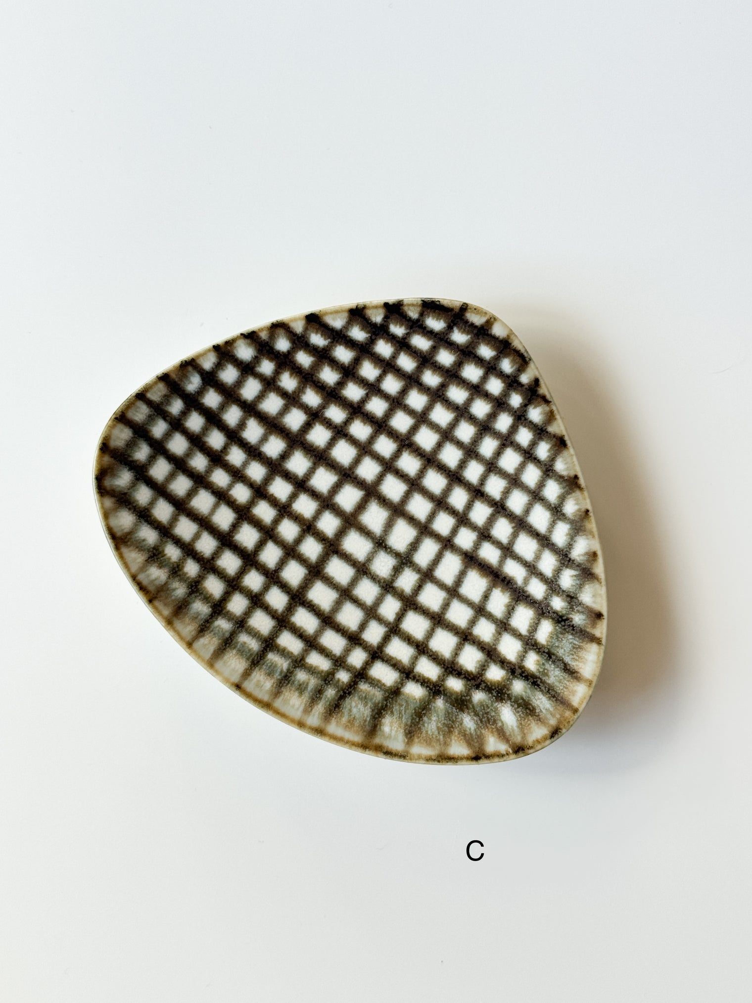 Yuko Shige Porcelain - Shell-Shaped Mini Plate