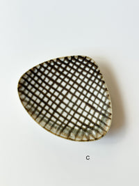 Yuko Shige Porcelain - Shell-Shaped Mini Plate