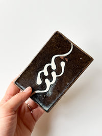 Fumoto Kiln - Slipware, Itazara Slab Plate