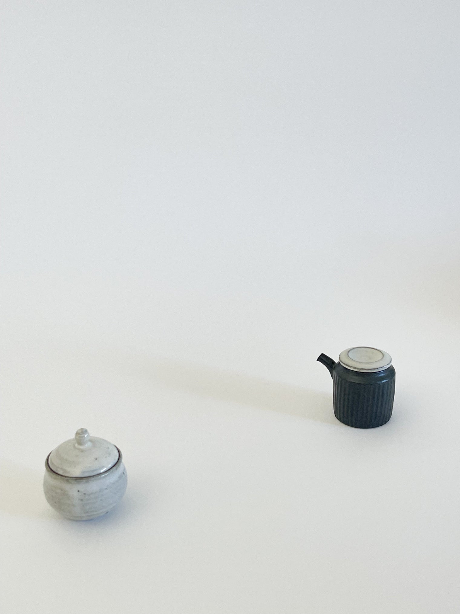 Yamanokuchi Kiln -  Sauce dispenser, Kuro