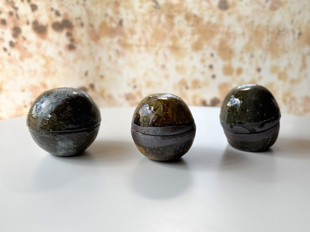 Mugihiko Kitagawa - Vegetable Dyed Round Jar, Planet