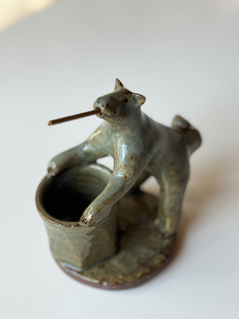 Nakadera kiln - Dog holding a cup!