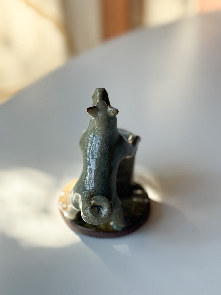 Nakadera kiln - Dog holding a cup!