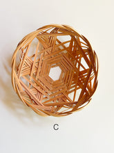Load image into Gallery viewer, Yasuo Fukusaki - Bamboo tiny basket
