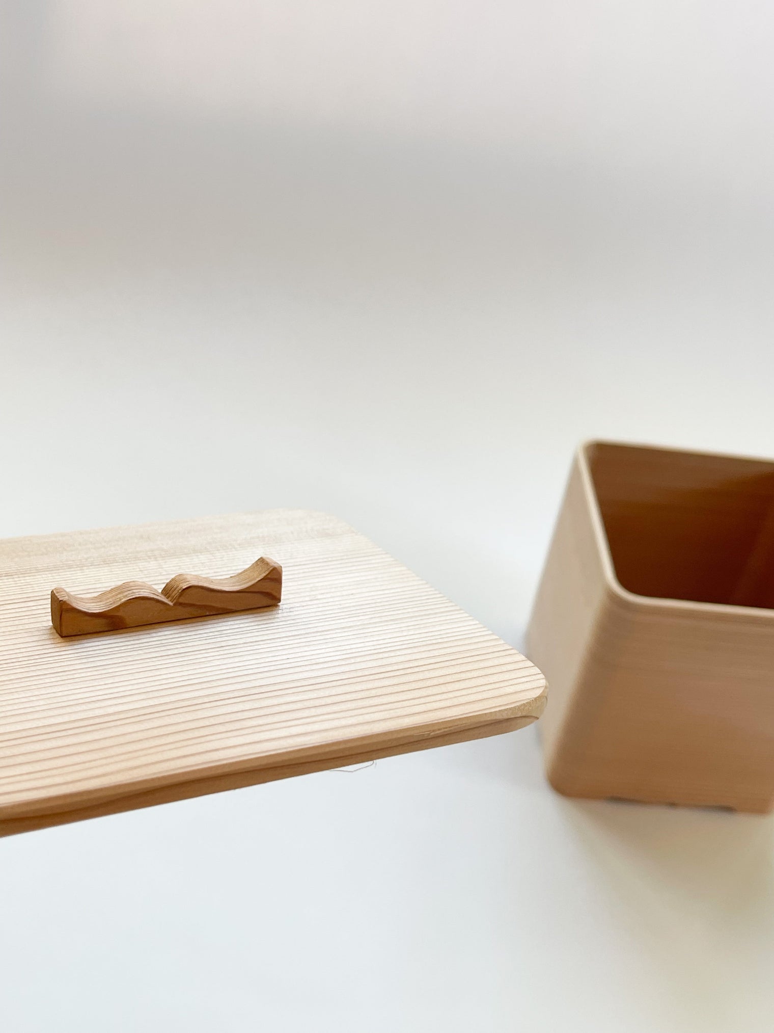 Shibatatoku Shouten - Cedar bread box