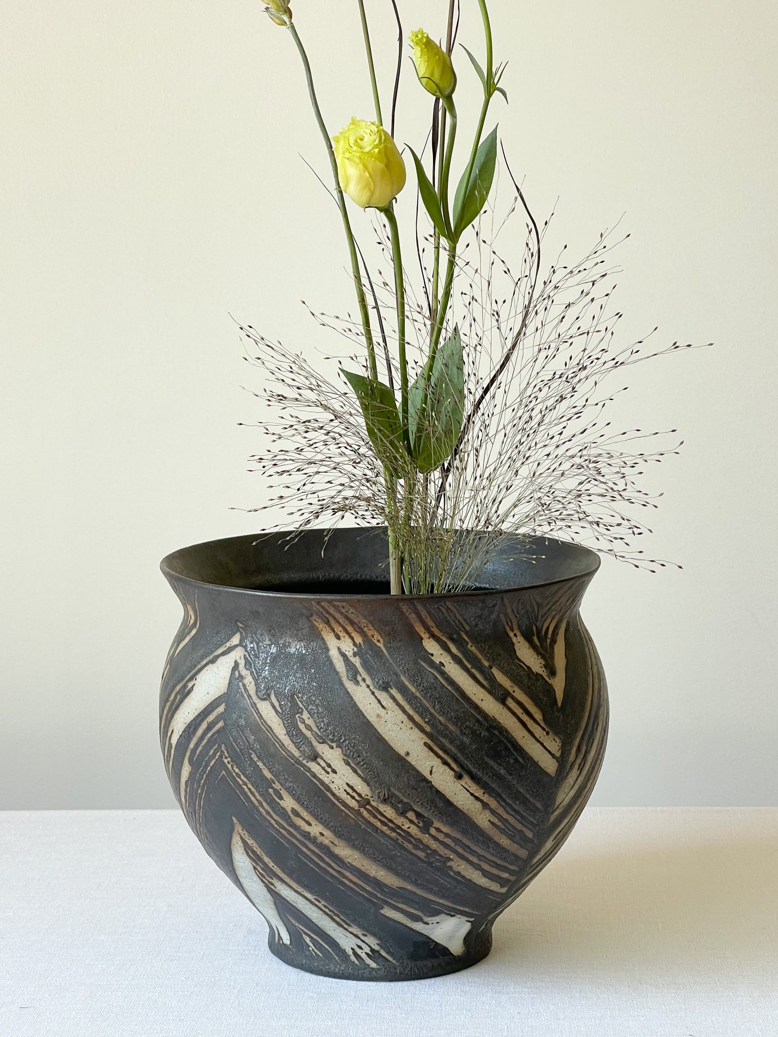 Issaki kiln -  "Monyo" Flower vase , Wide