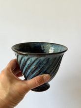 Load image into Gallery viewer, Mizuho Kiln - Tall cup, &quot;Shinogi&quot;
