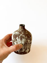 Load image into Gallery viewer, Moriyama Kiln - Bud vase &quot;Chasabi&quot;
