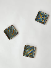 Load image into Gallery viewer, Chihiro kiln -  &quot;Yachimun&quot; square plate
