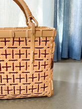 Load image into Gallery viewer, Yasuo Fukusaki - Bamboo basket, Brown

