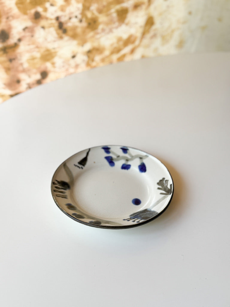 Yuko Shige Porcelain - Round Plate