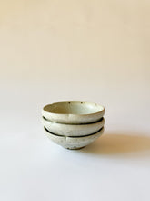 Load image into Gallery viewer, Moriyama Kiln - &quot;Hana&quot; flower bowl
