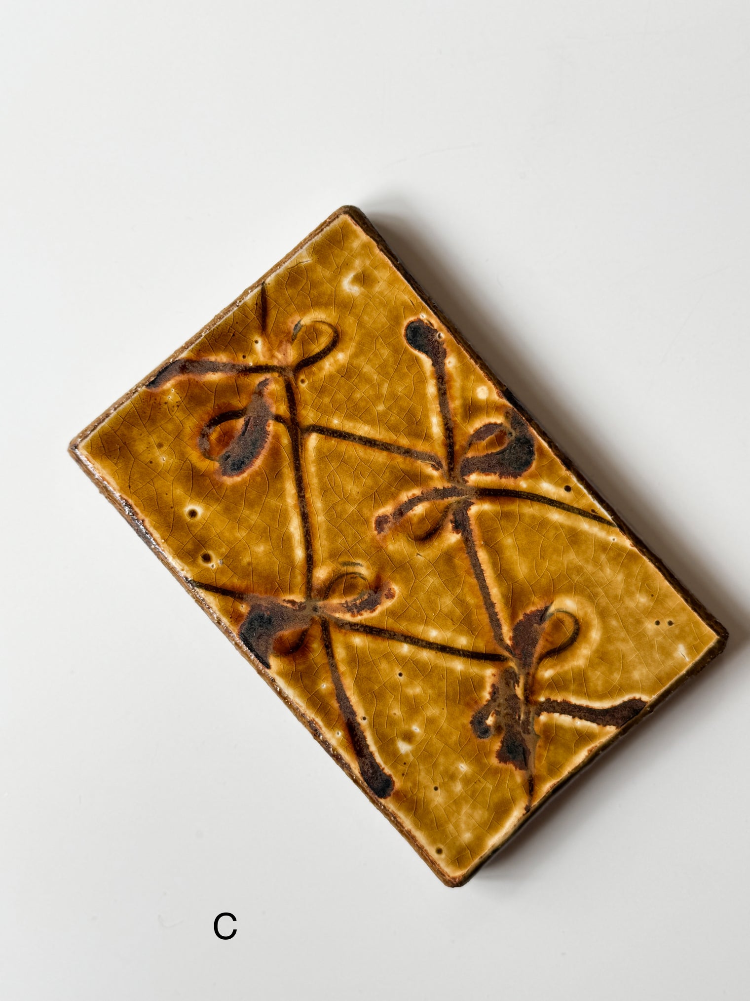 Fumoto Kiln - Slipware, Itazara Slab Plate