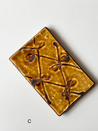 Fumoto Kiln - Slipware, Itazara Slab Plate